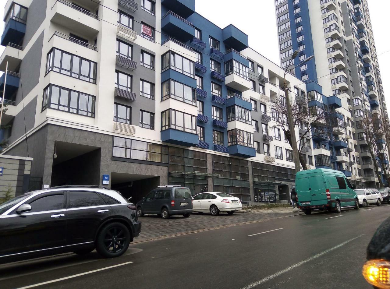 Perfect Apartments M Polytech, Ohmatdet, Parking キエフ エクステリア 写真